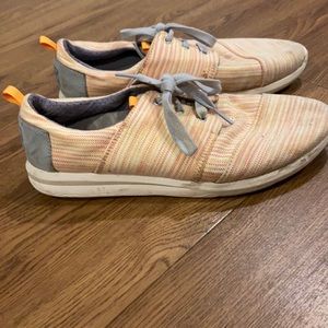 Toms tennis shoes
